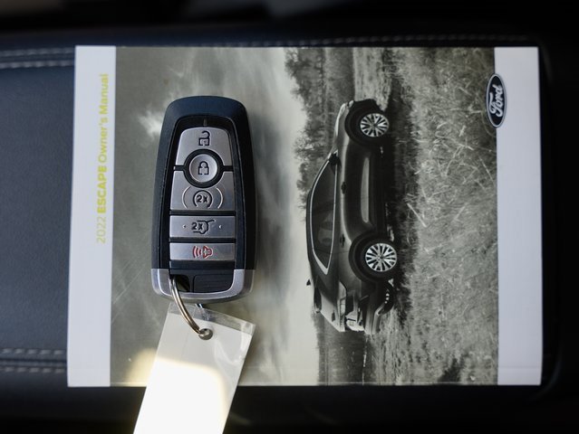 Used 2022 Ford Escape Titanium image 36
