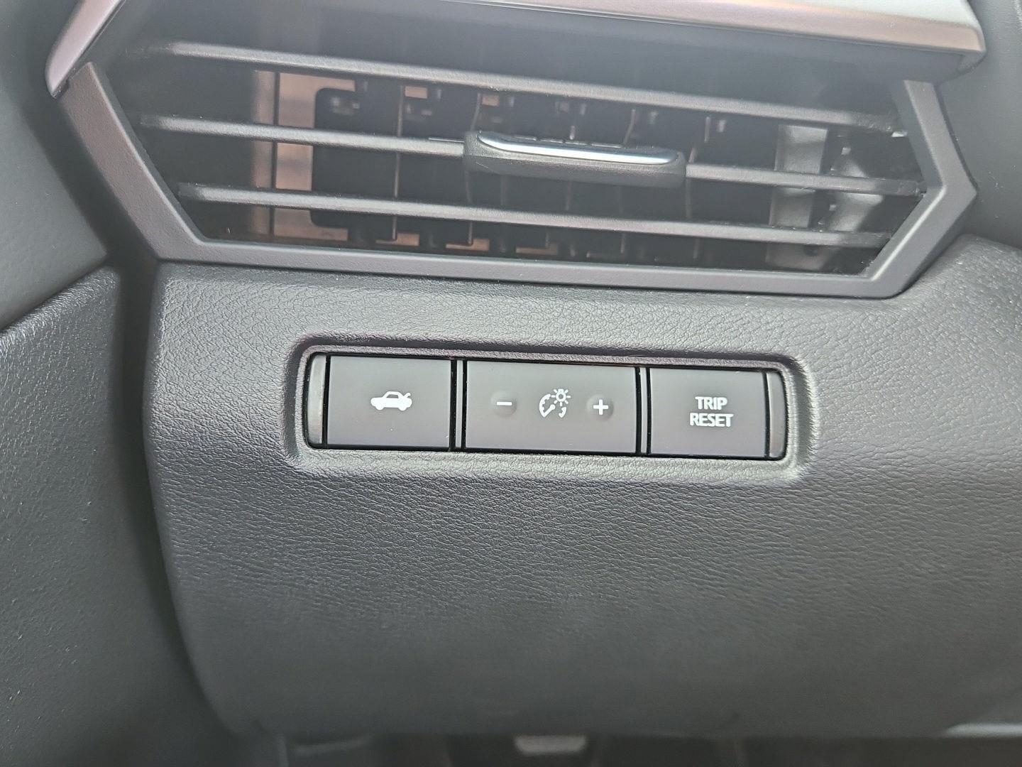 Used 2025 Nissan Altima 2.5 SV FWD image 26