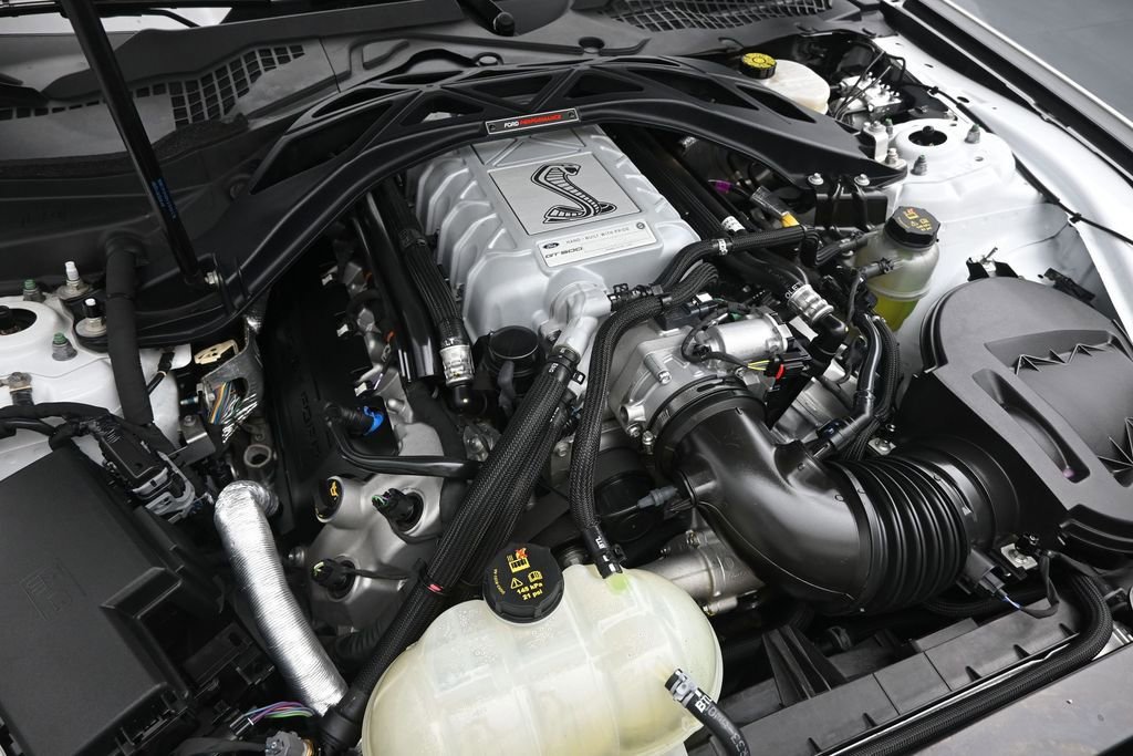 Used 2022 Ford Mustang Shelby GT500 w/ Technology Package RWD image 21