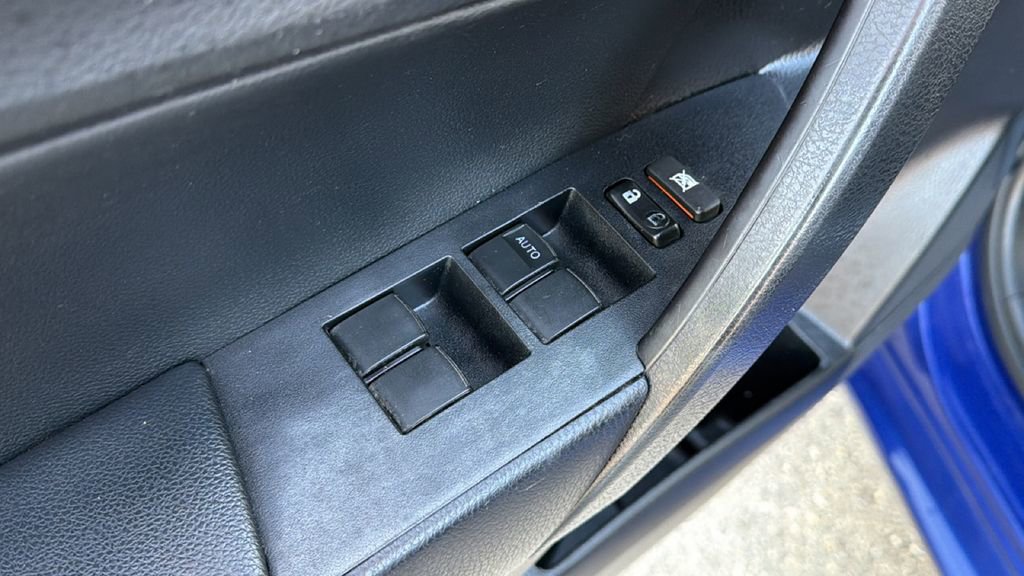 Used 2017 Toyota Corolla SE image 16