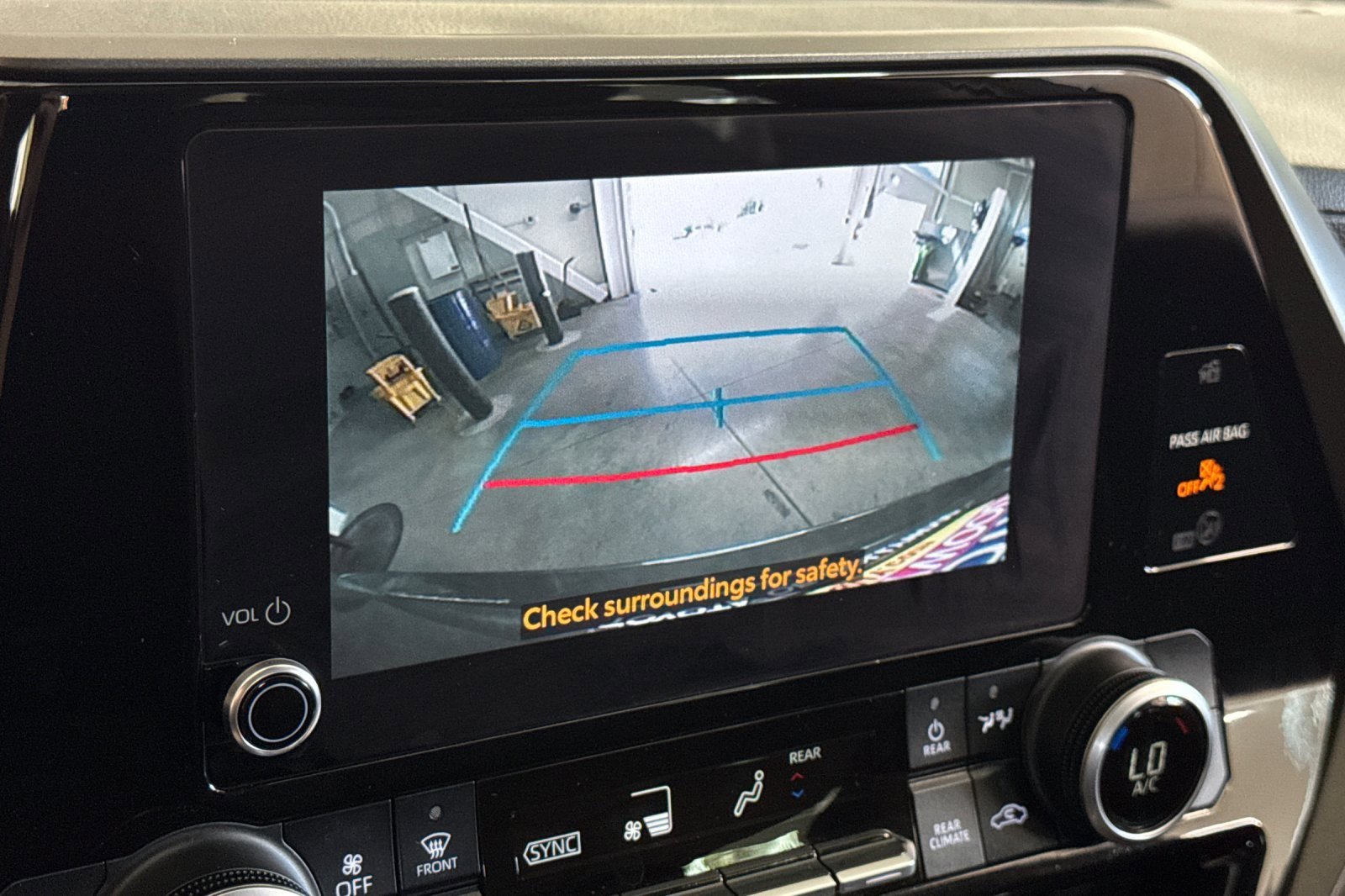 Used 2024 Toyota Highlander LE image 21