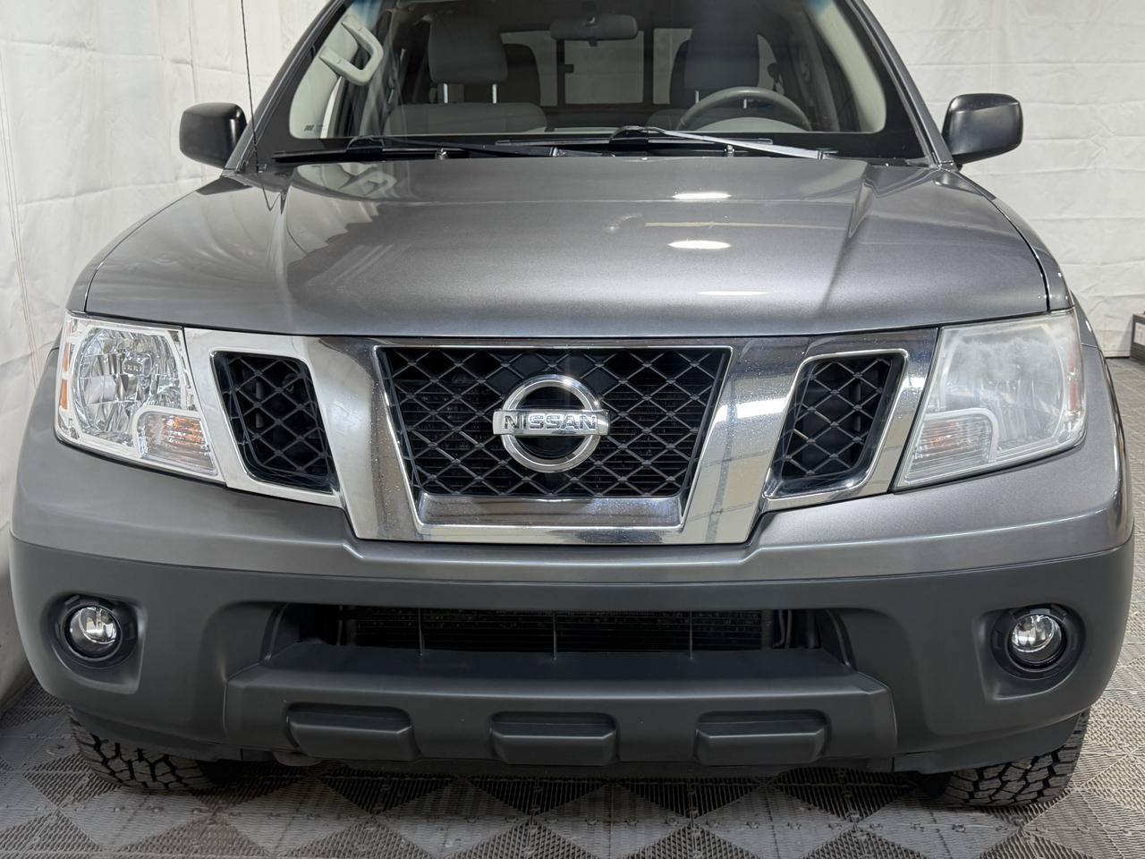 Used 2019 Nissan Frontier SV AWD/4WD image 2