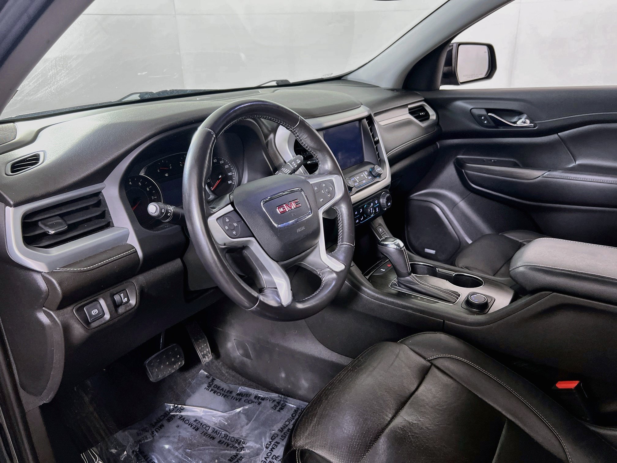 Used 2019 GMC Acadia SLT w/ LPO, Floor Liner Package AWD/4WD image 9