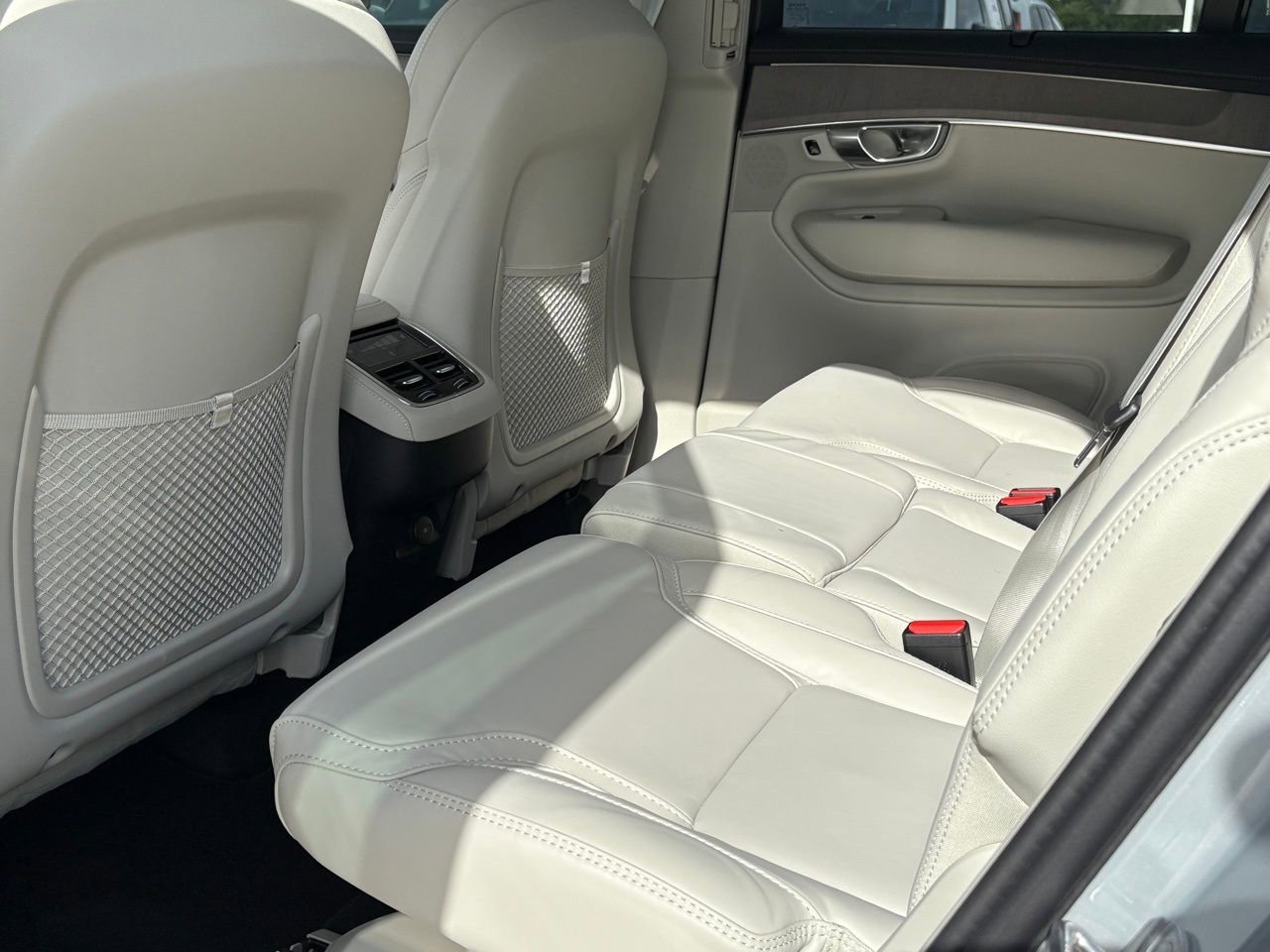 New 2026 Volvo XC90 B6 Ultra w/ Protection Package AWD/4WD image 19