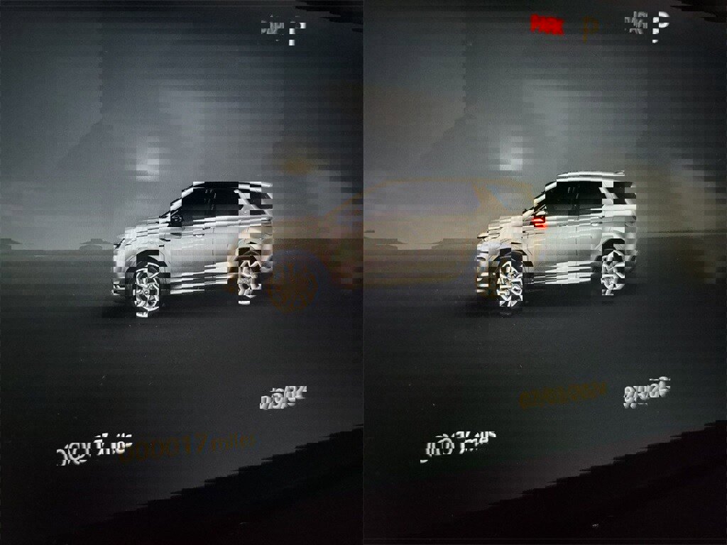 New 2024 Land Rover Discovery Sport Dynamic SE image 18