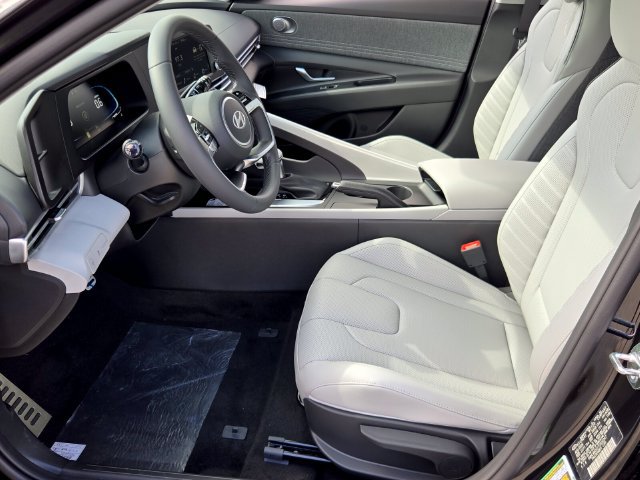 New 2026 Hyundai Elantra SEL Sport FWD image 5