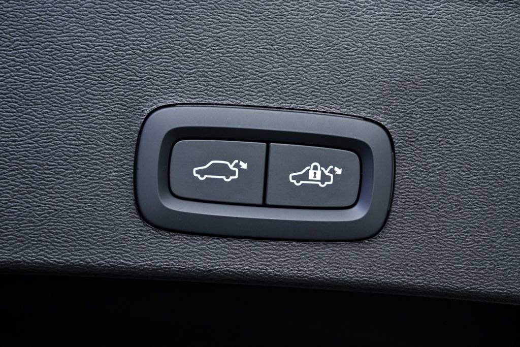 New 2026 Volvo XC40 B5 Ultra w/ Climate Package image 31