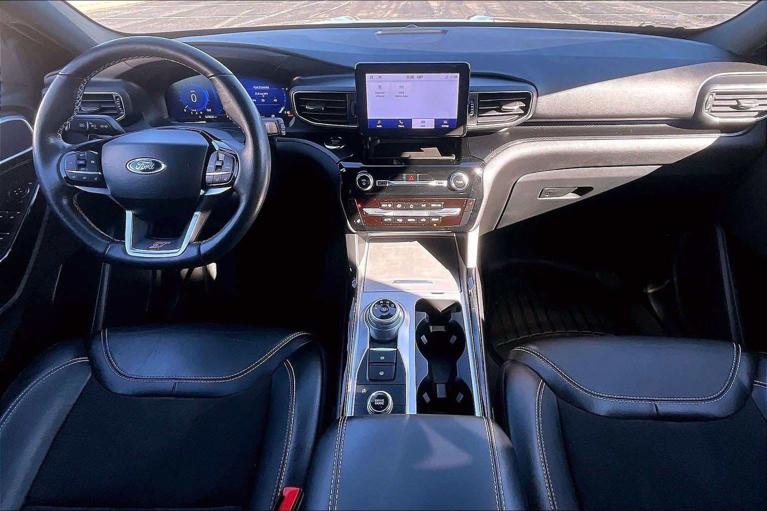 Used 2022 Ford Explorer ST w/ ST Street Pack image 13