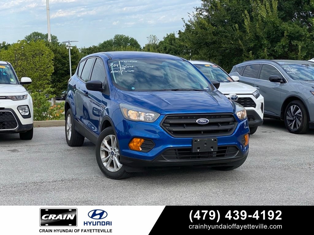 Used 2019 Ford Escape S FWD video 1