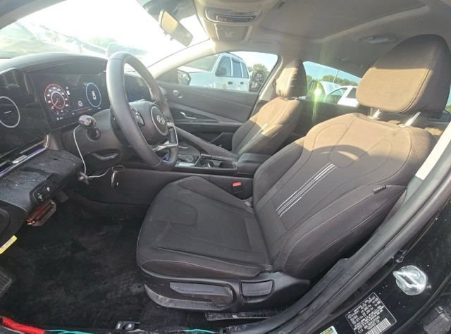 Used 2025 Hyundai Elantra SEL FWD image 8