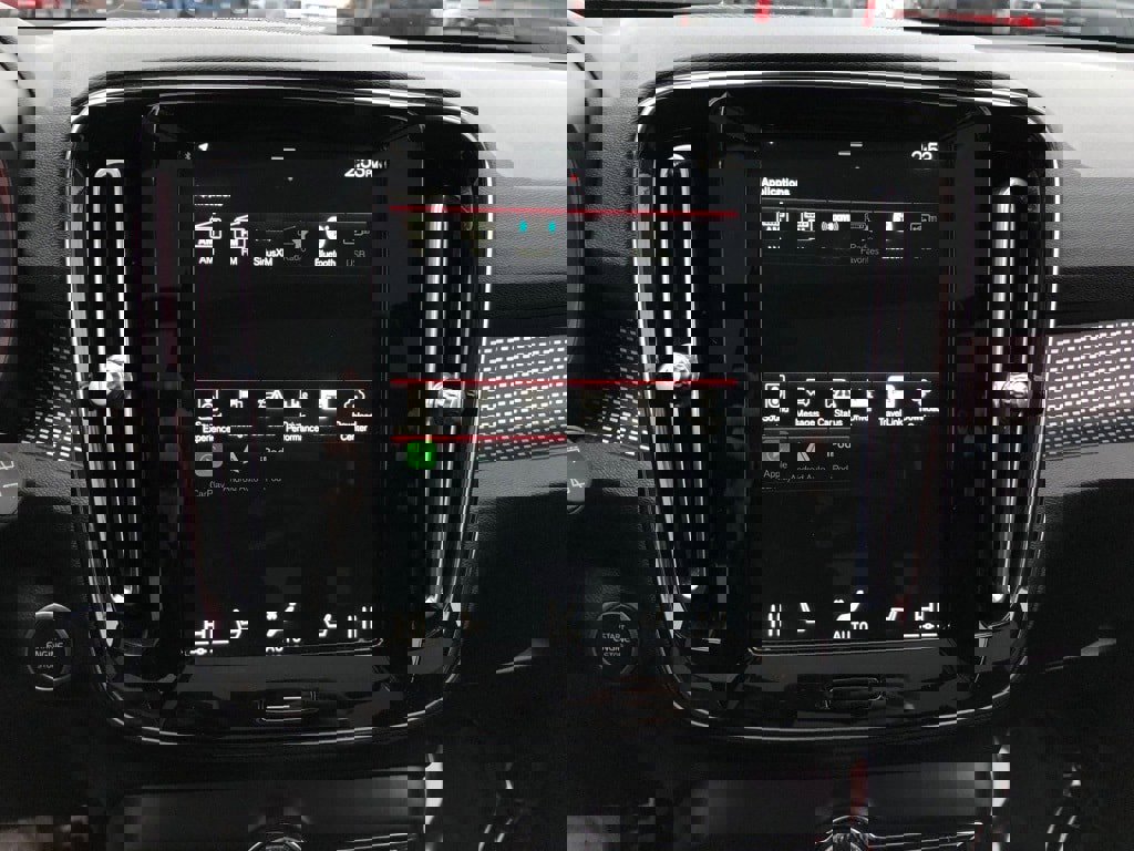 Used 2022 Volvo XC40 T5 R-Design w/ Advanced Package image 28