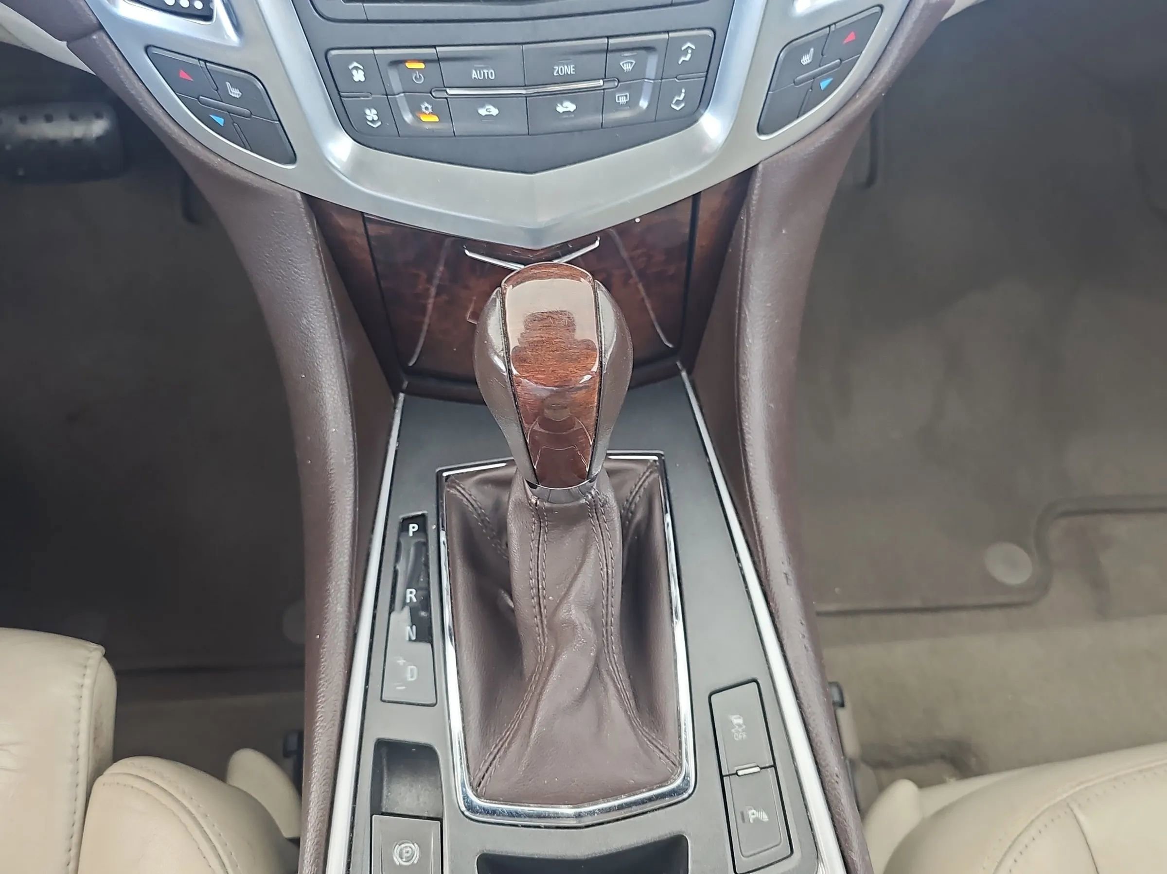 Used 2011 Cadillac SRX Luxury image 32