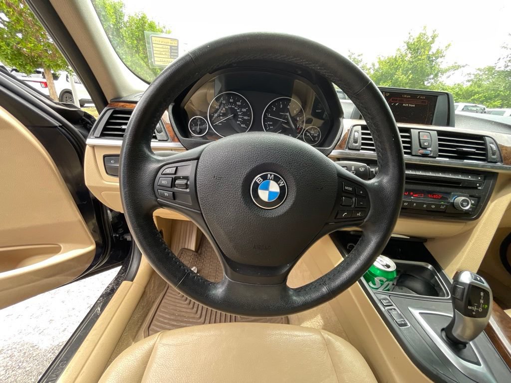Used 2013 BMW 328i xDrive Sedan AWD/4WD image 12