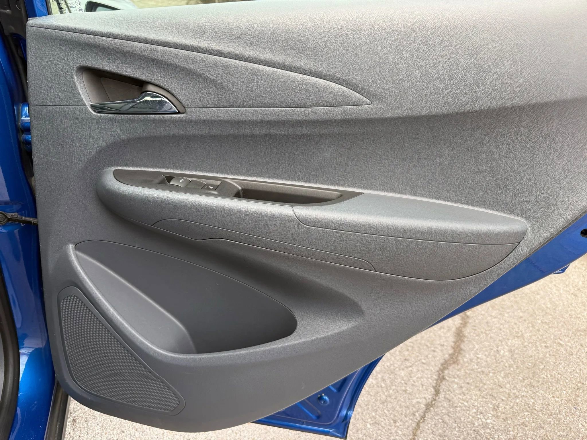 Used 2017 Chevrolet Bolt Premier w/ Driver Confidence II Package image 30