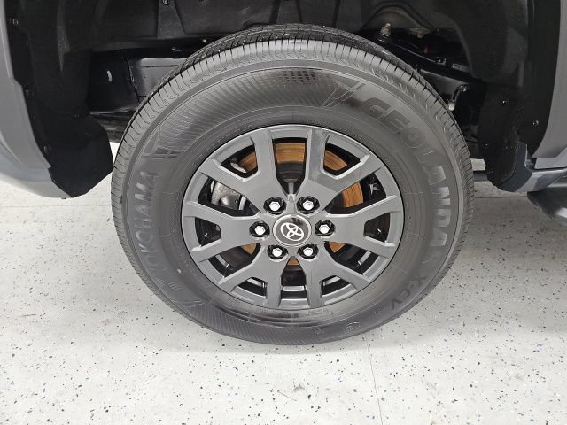 Used 2025 Toyota 4Runner SR5 AWD/4WD image 8