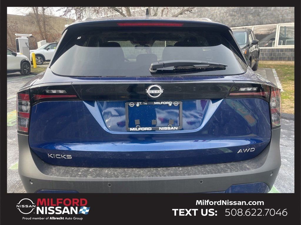 Used 2025 Nissan Kicks SV w/ SV Premium Package AWD/4WD image 3