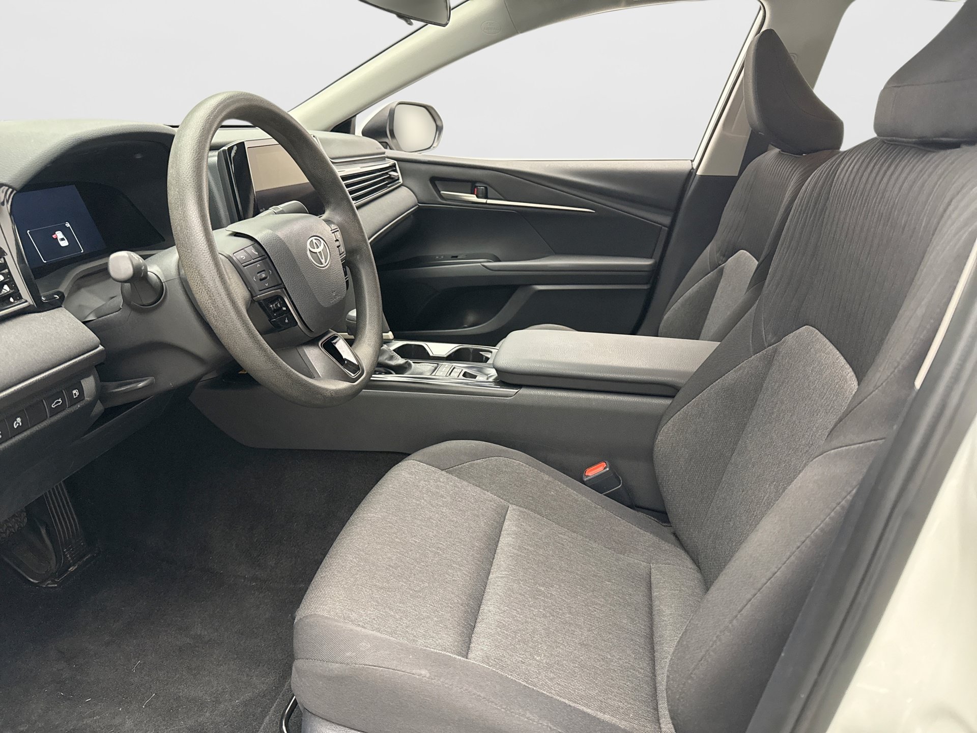 Used 2025 Toyota Camry LE FWD image 11