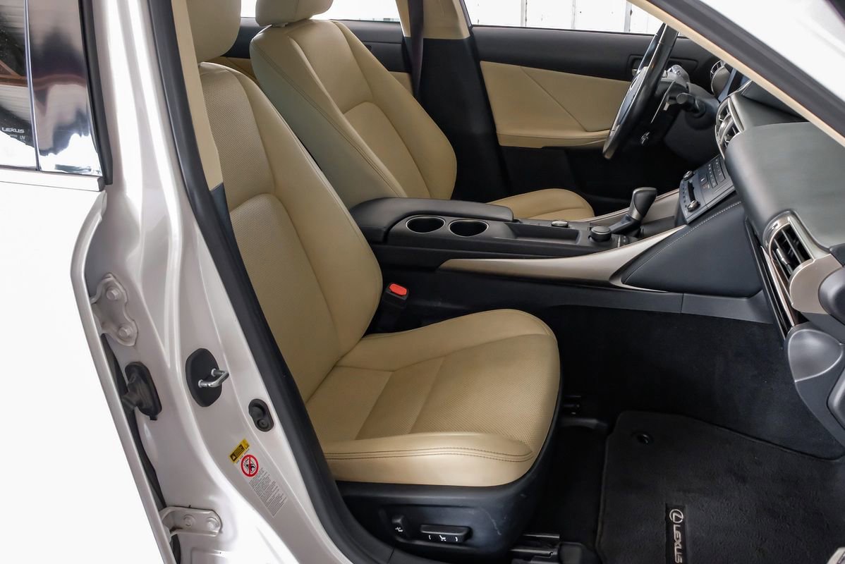 Used 2016 Lexus IS 200t RWD image 31