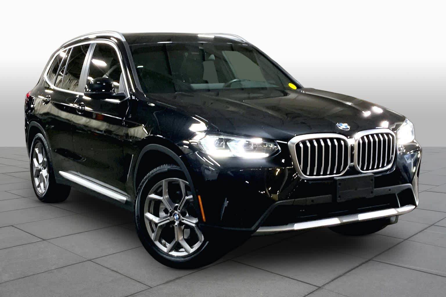Used 2023 BMW X3 xDrive30i w/ Premium Package AWD/4WD image 3