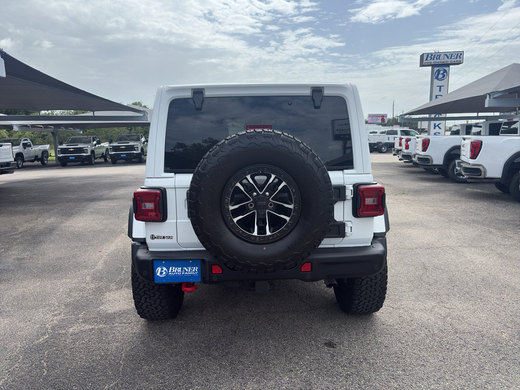 Used 2025 Jeep Wrangler Unlimited Rubicon AWD/4WD image 6