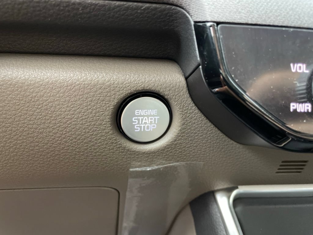 Used 2026 Kia Carnival EX FWD image 24