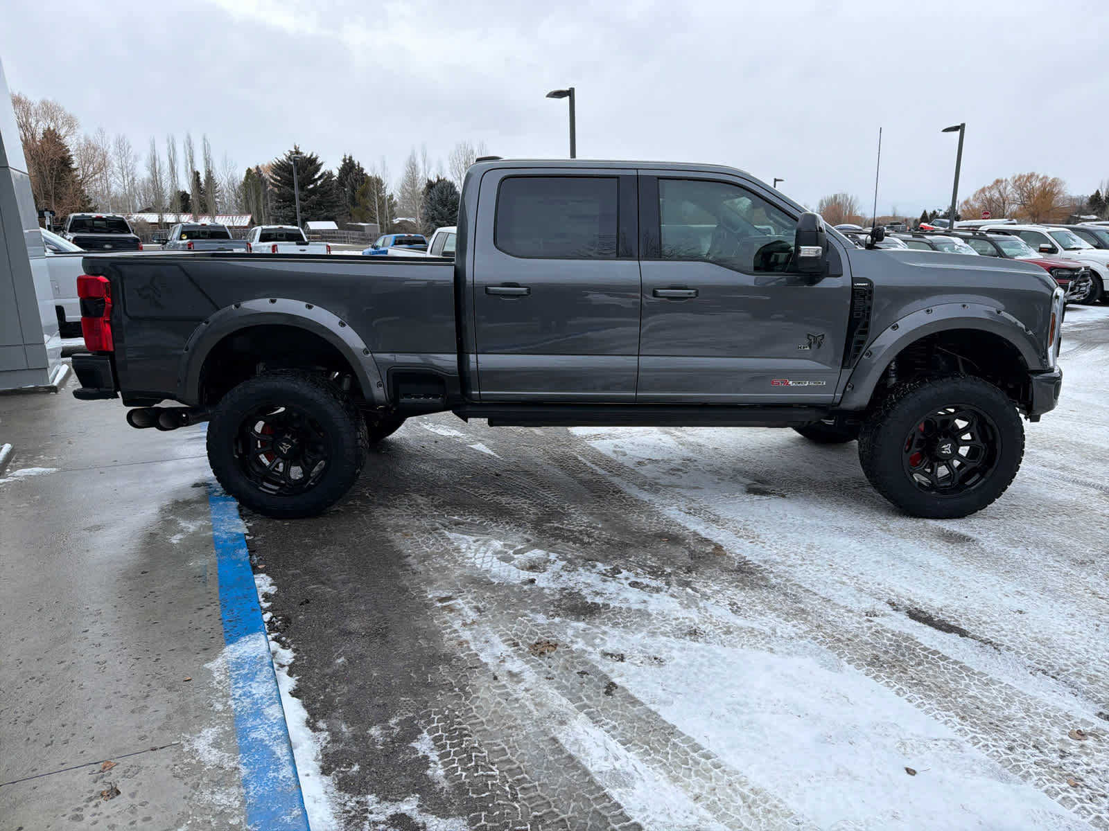 New 2026 Ford F250 Lariat w/ Black Appearance Package image 31