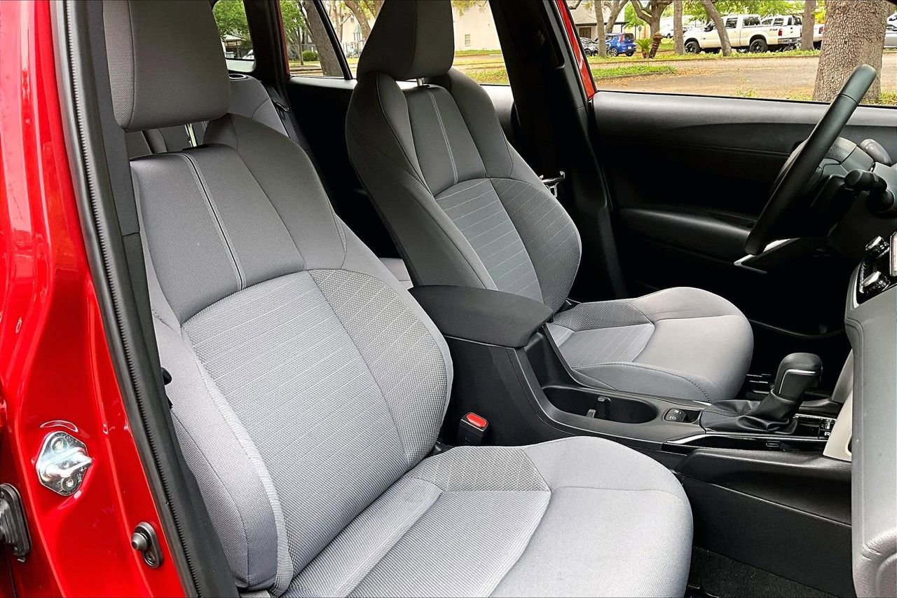 Used 2025 Toyota Corolla Cross AWD Hybrid image 30