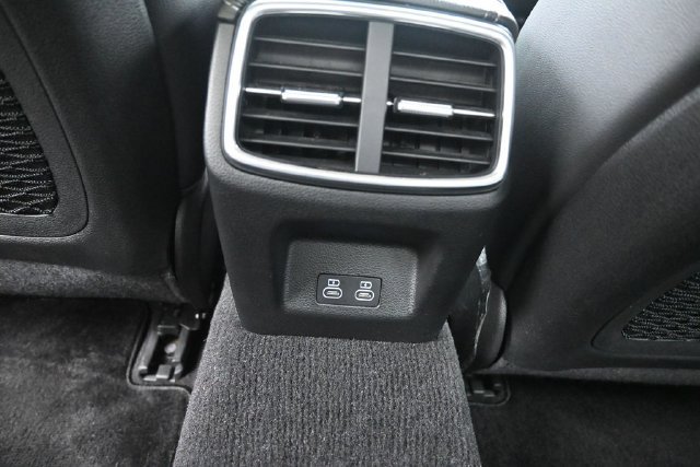 Used 2025 Genesis G70 2.5T AWD/4WD image 35