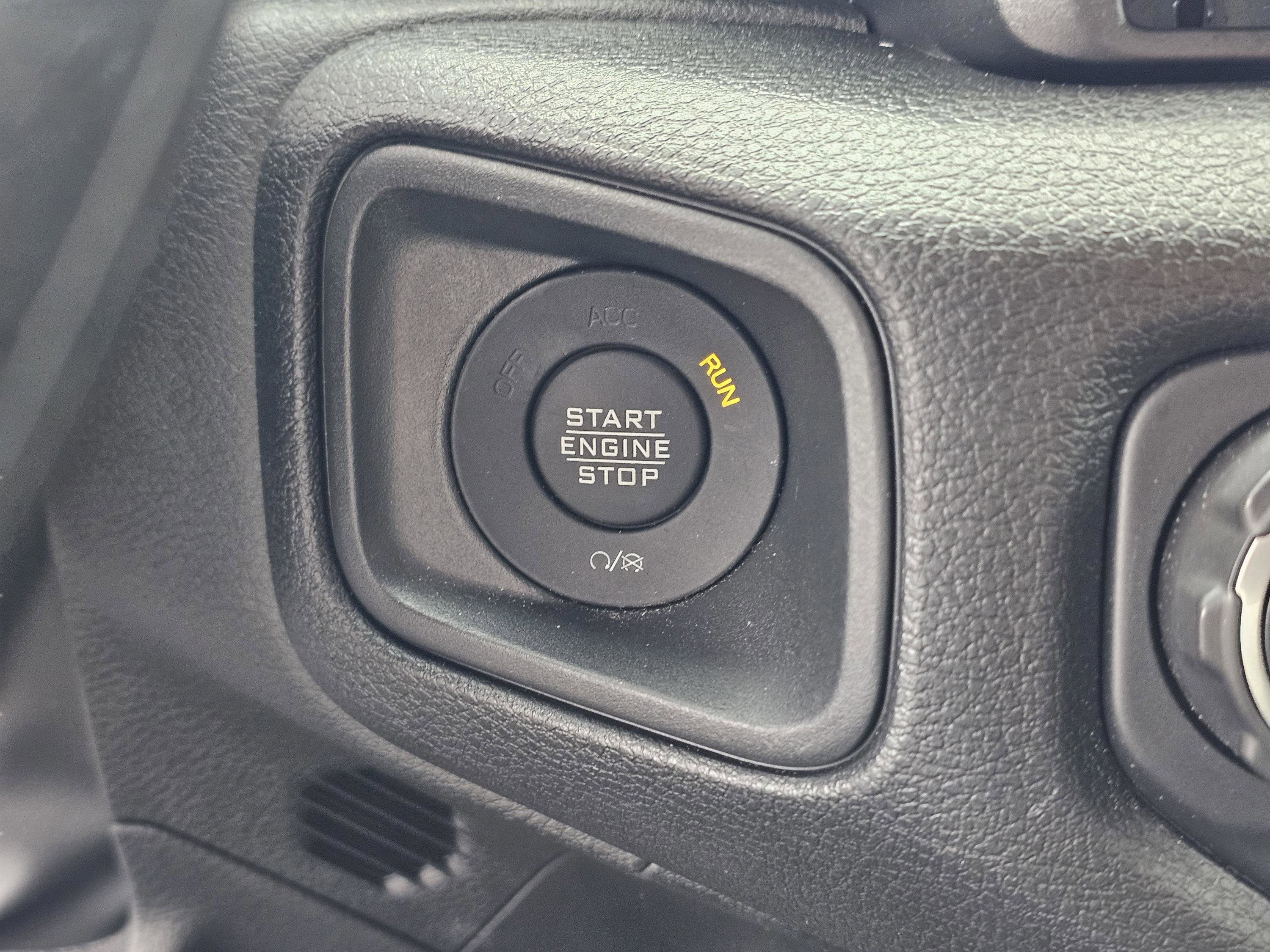 Used 2025 Jeep Gladiator Sport AWD/4WD image 24
