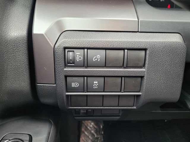 Used 2025 Toyota Tacoma SR5 AWD/4WD image 20