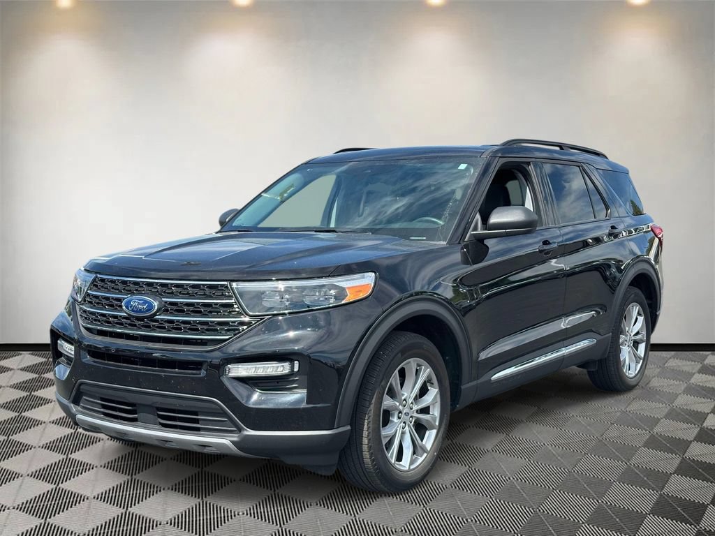 Used 2024 Ford Explorer XLT w/ Equipment Group 202A AWD/4WD image 6