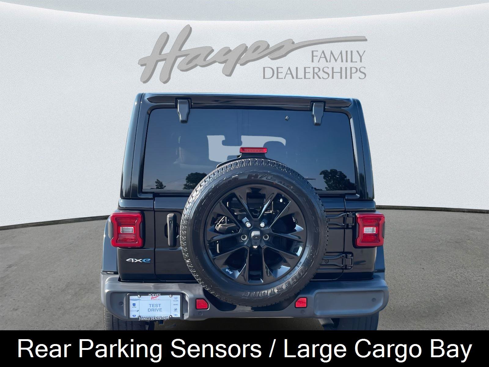 Used 2021 Jeep Wrangler Unlimited Sahara w/ Cold Weather Group image 25