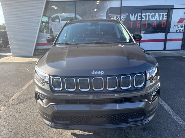 Used 2022 Jeep Compass Latitude AWD/4WD image 2