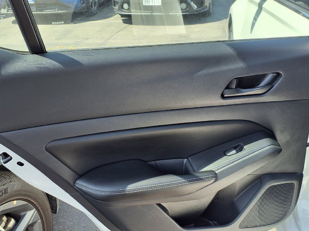 Used 2025 Nissan Altima 2.5 SV FWD image 9