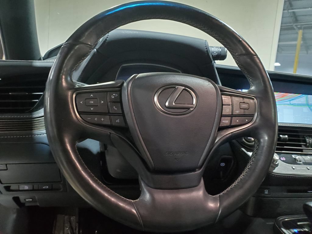 Used 2020 Lexus LS 500 w/ Accessory Package (Z2) RWD image 26