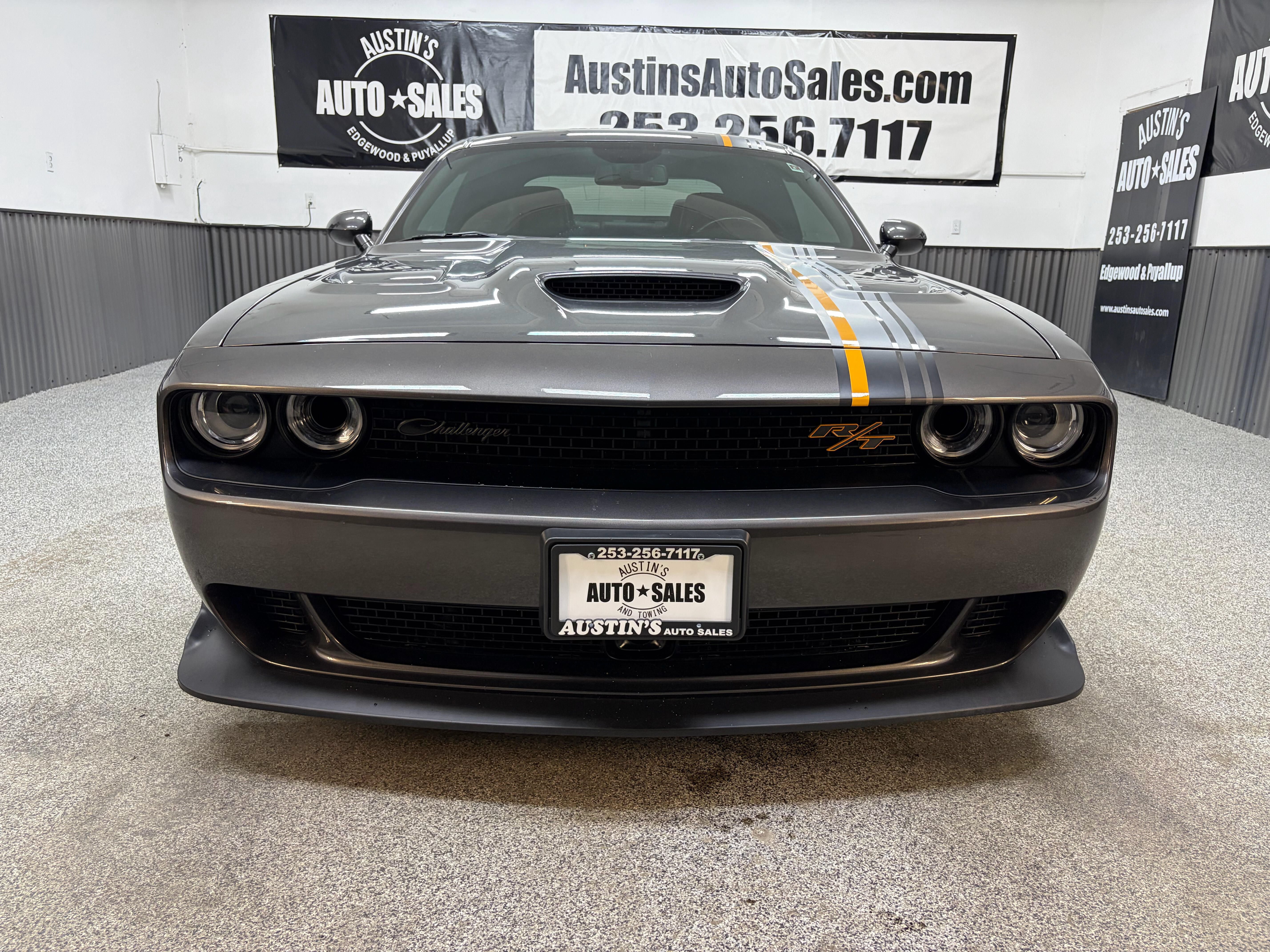 Used 2023 Dodge Challenger R/T Scat Pack RWD image 5