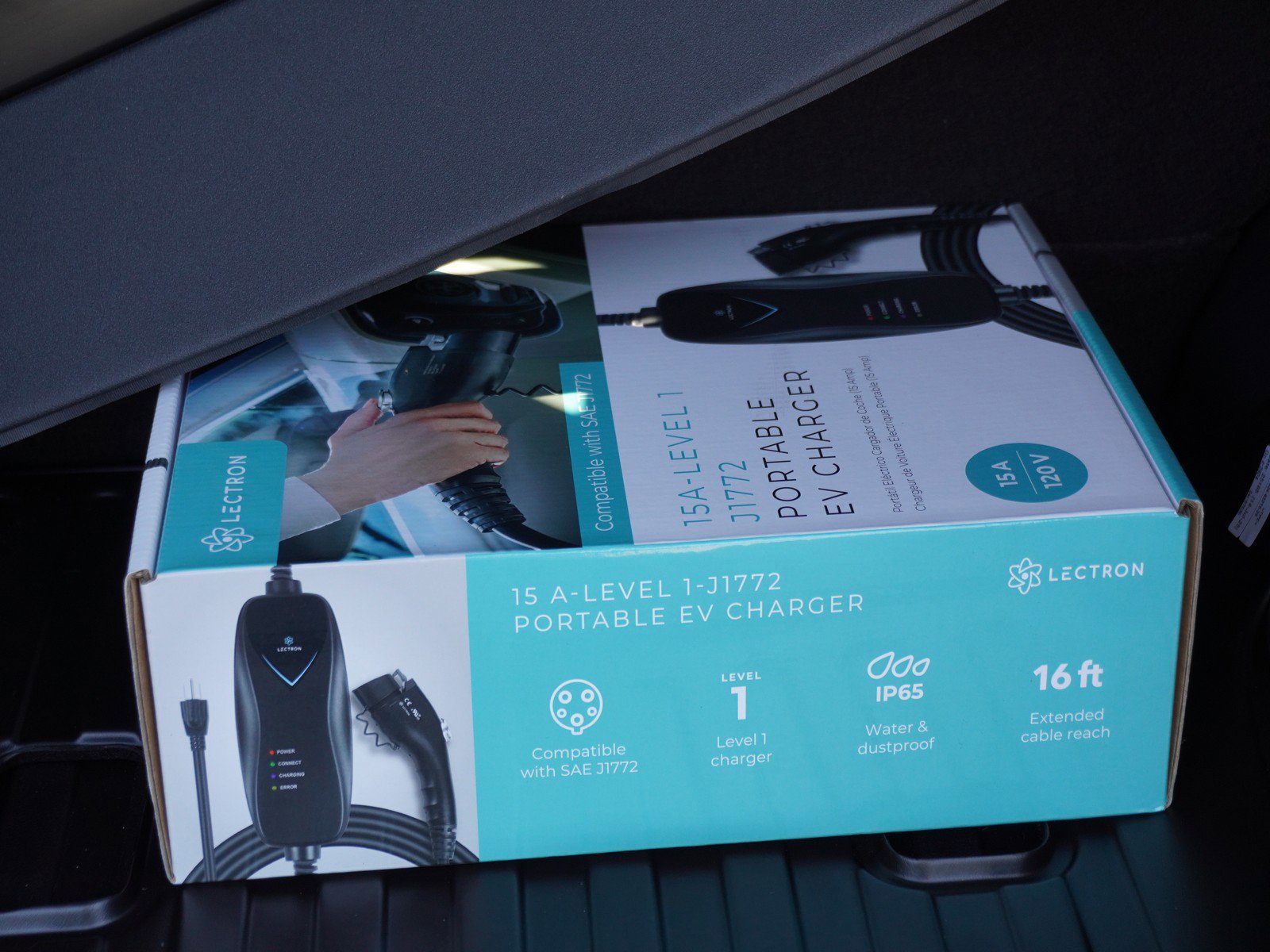 Used 2025 Toyota RAV4 SE image 13