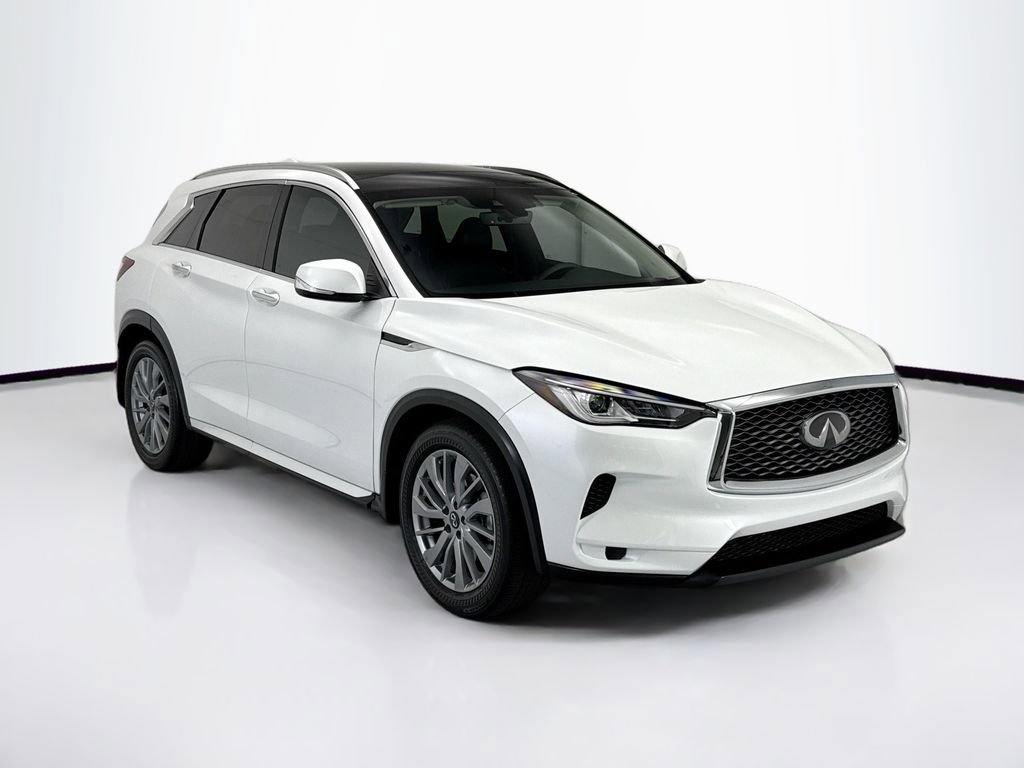 Used 2023 INFINITI QX50 Luxe AWD/4WD image 3
