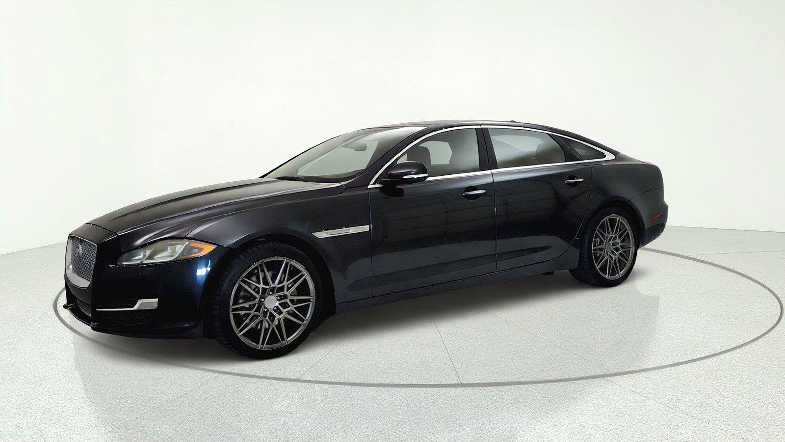 Used 2016 Jaguar XJ L Portfolio AWD/4WD image 3