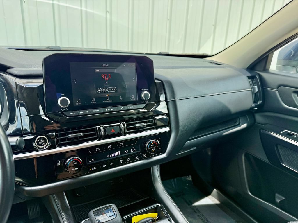 Used 2022 Nissan Pathfinder SV AWD/4WD image 22