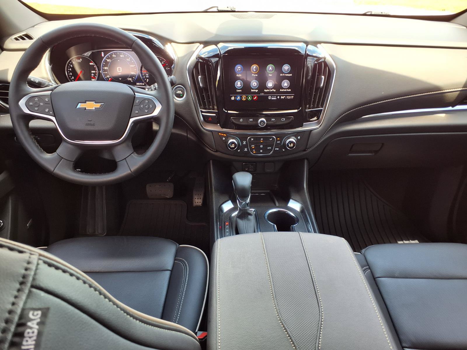 Used 2023 Chevrolet Traverse Premier FWD image 8