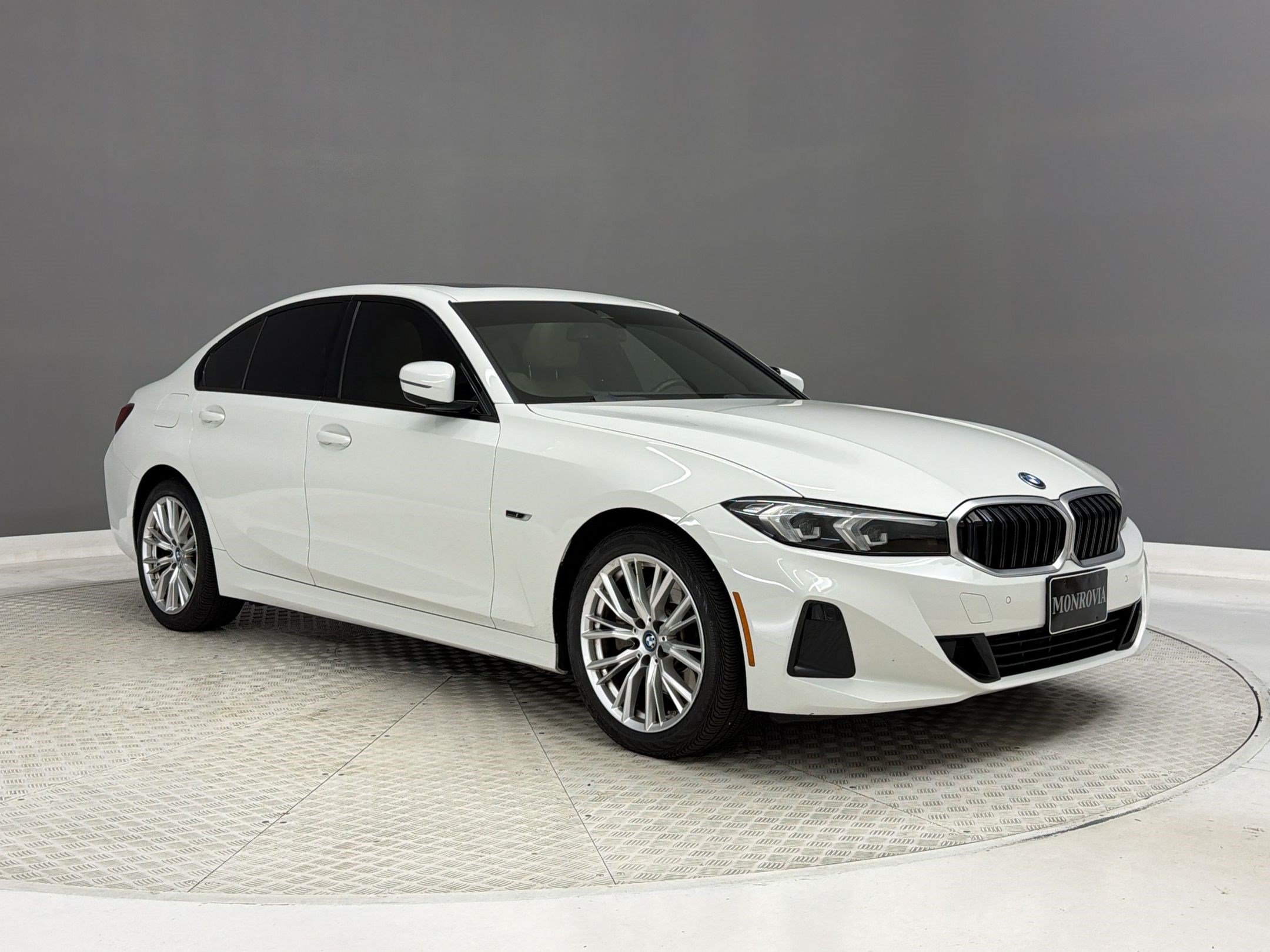 Used 2023 BMW 330e w/ Driving Assistance Package RWD image 7