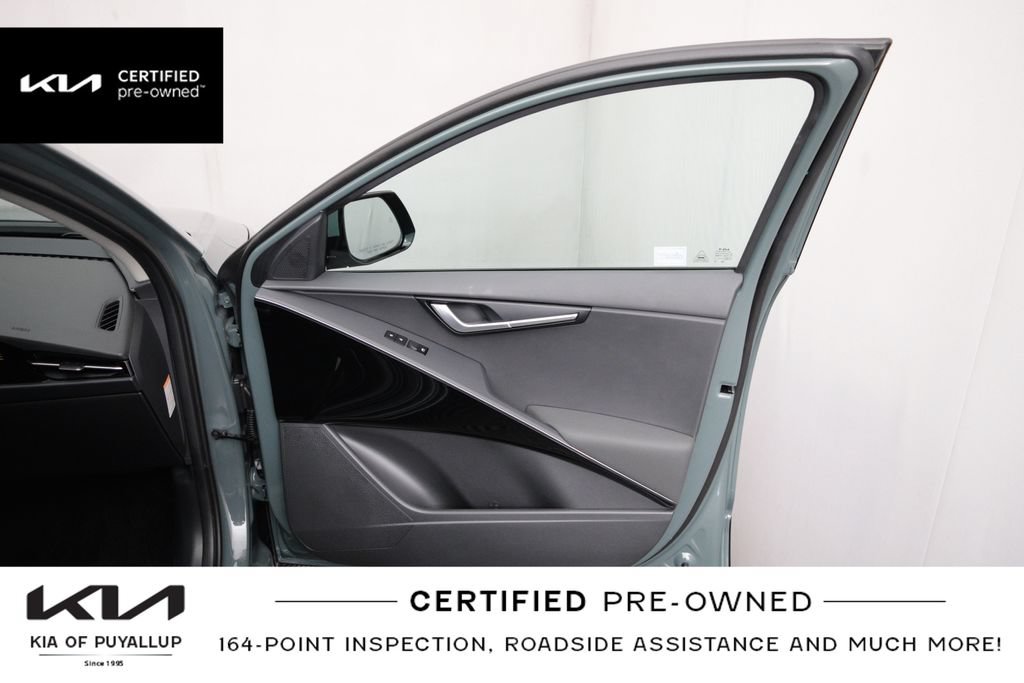Certified 2024 Kia Niro Wind w/ Wind Preserve Package FWD image 16