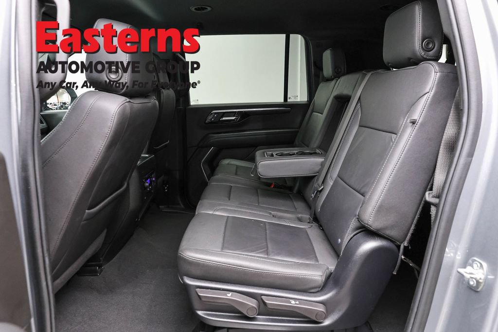 Used 2025 Chevrolet Suburban Z71 AWD/4WD image 23