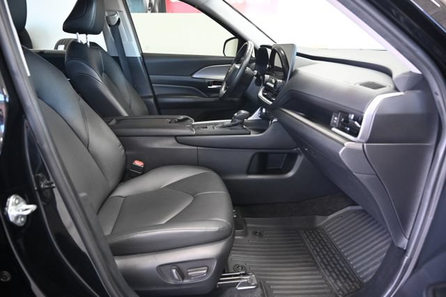 Used 2024 Toyota Grand Highlander AWD image 11
