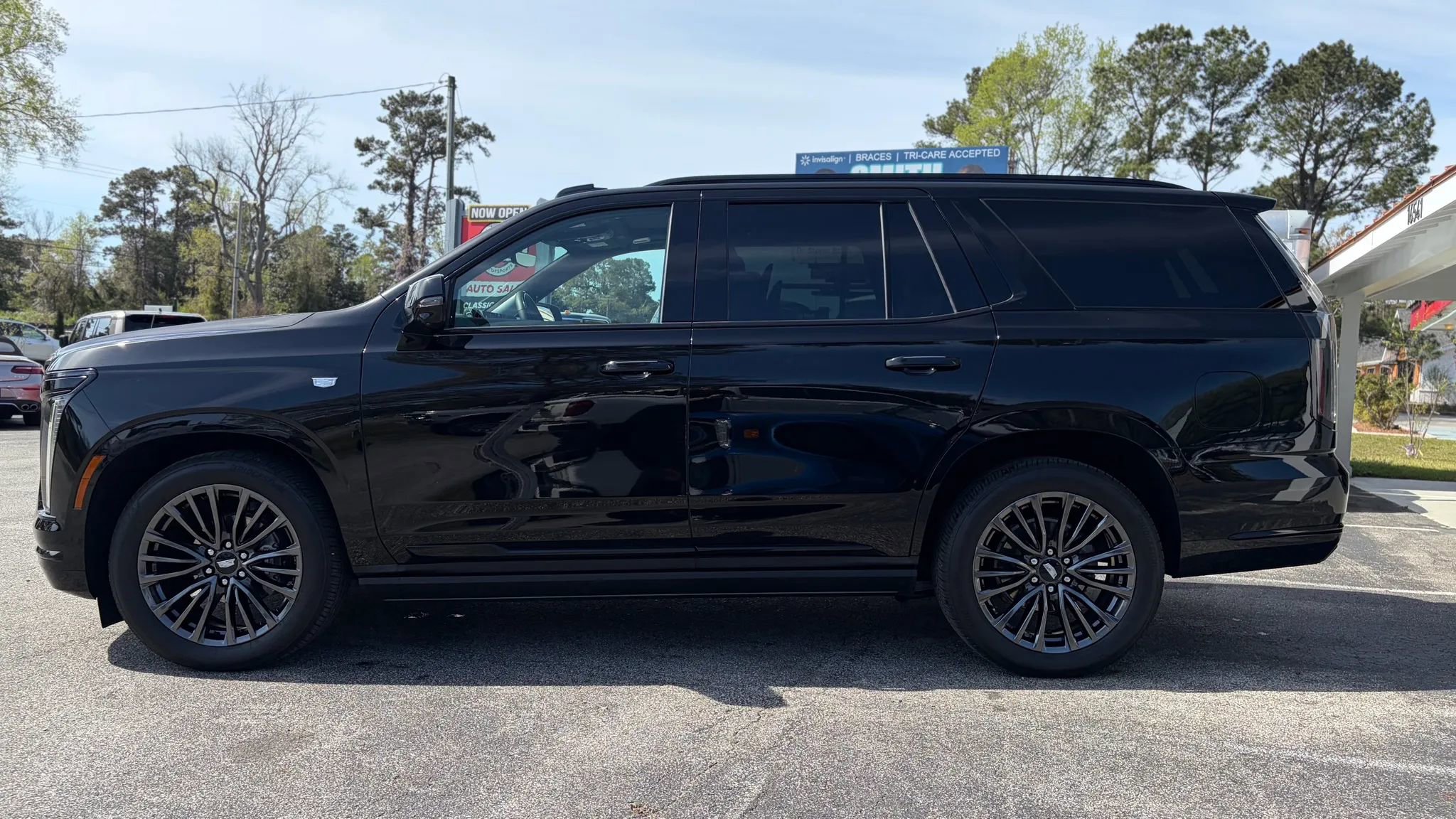 Used 2025 Cadillac Escalade Sport Platinum image 5