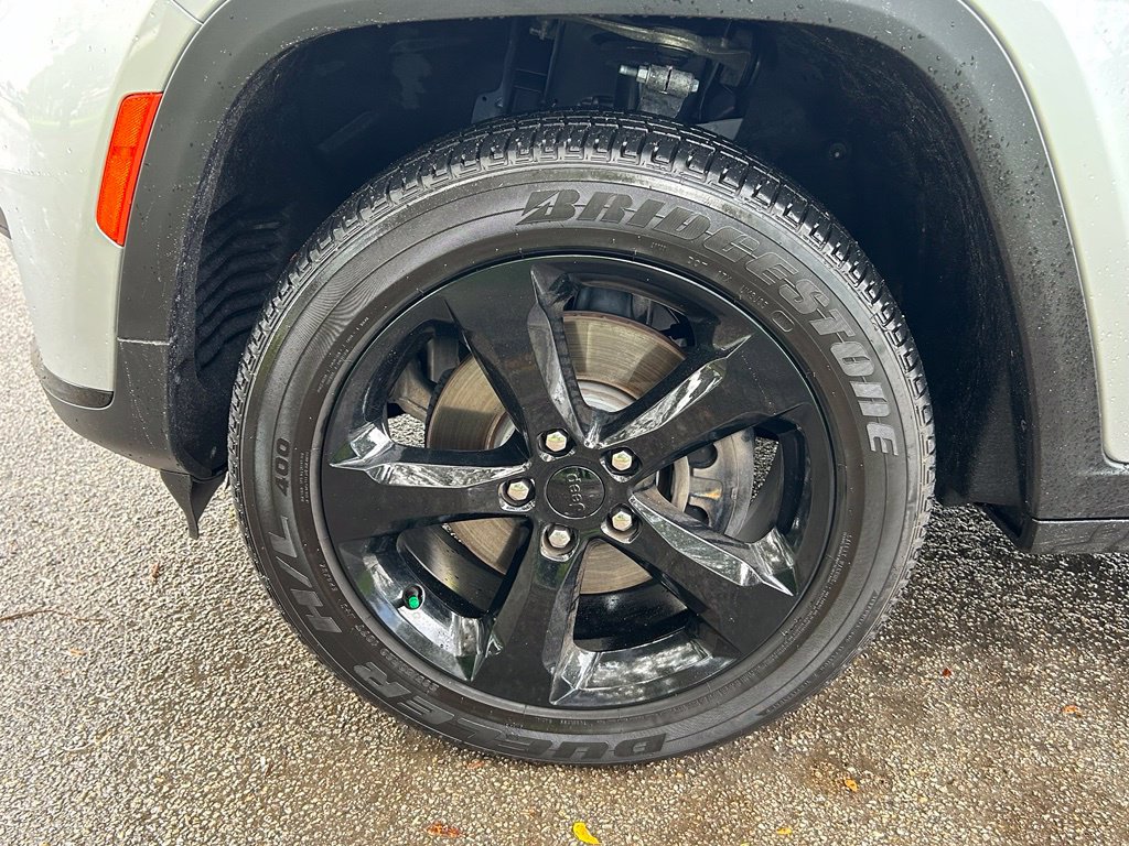 Certified 2025 Jeep Grand Cherokee L Altitude RWD image 31