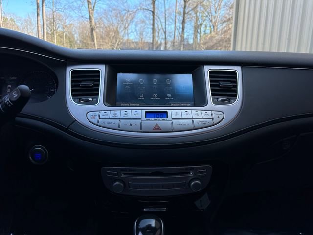 Used 2013 Hyundai Genesis 3.8 w/ Technology Pkg image 18