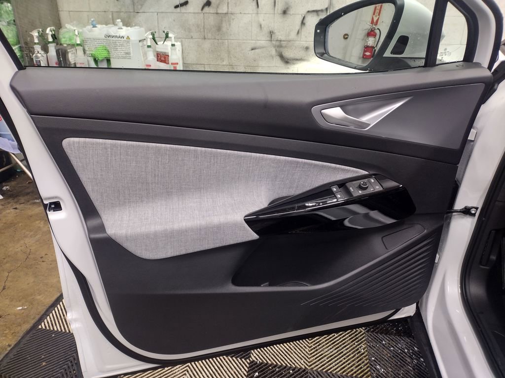 New 2026 Volkswagen ID.4 Pro image 15