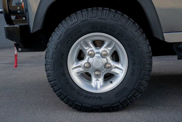 Used 1993 Land Rover Defender 110 image 31